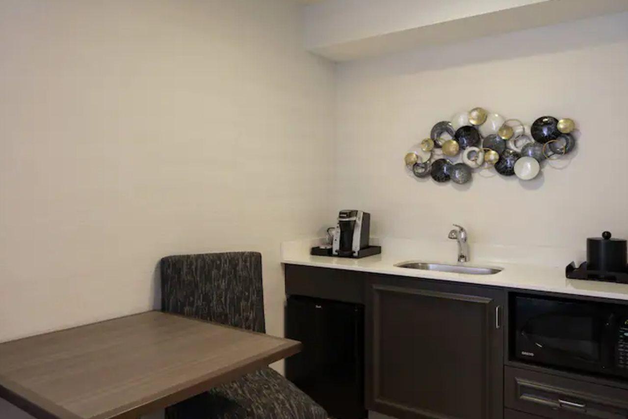 Hilton Garden Inn Freeport Downtown Esterno foto
