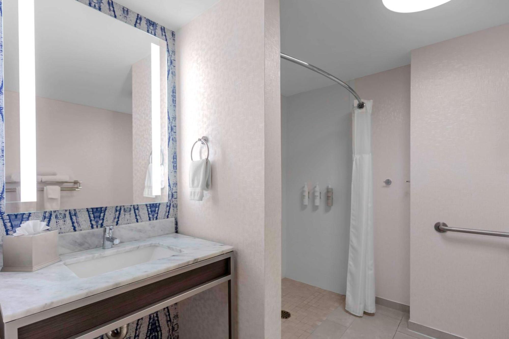 Hilton Garden Inn Freeport Downtown Esterno foto