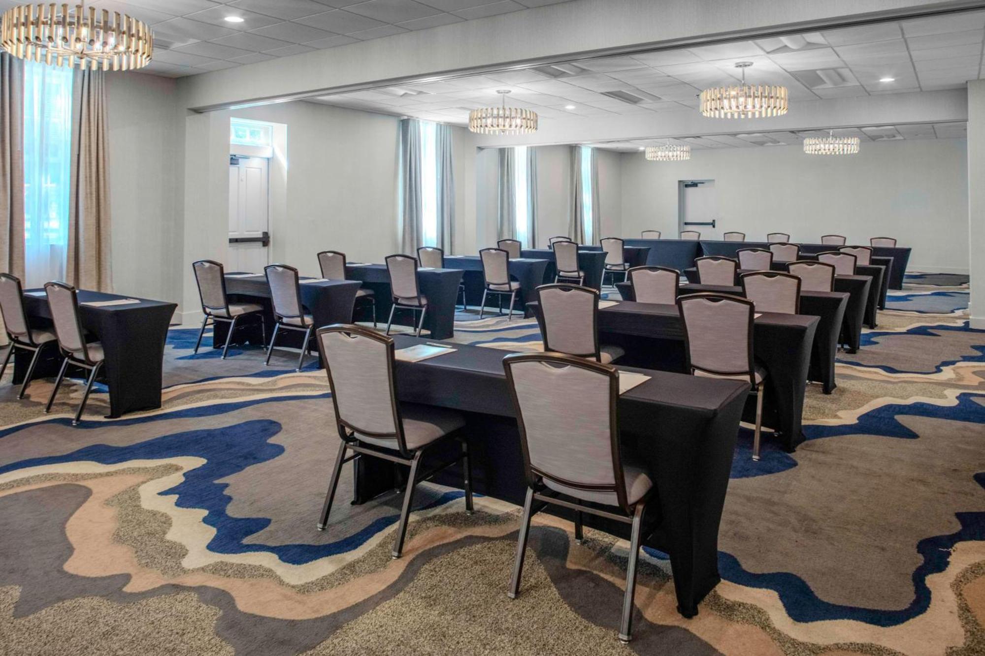 Hilton Garden Inn Freeport Downtown Esterno foto