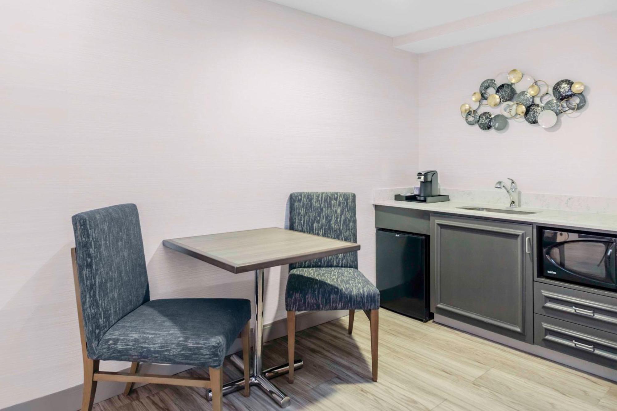 Hilton Garden Inn Freeport Downtown Esterno foto