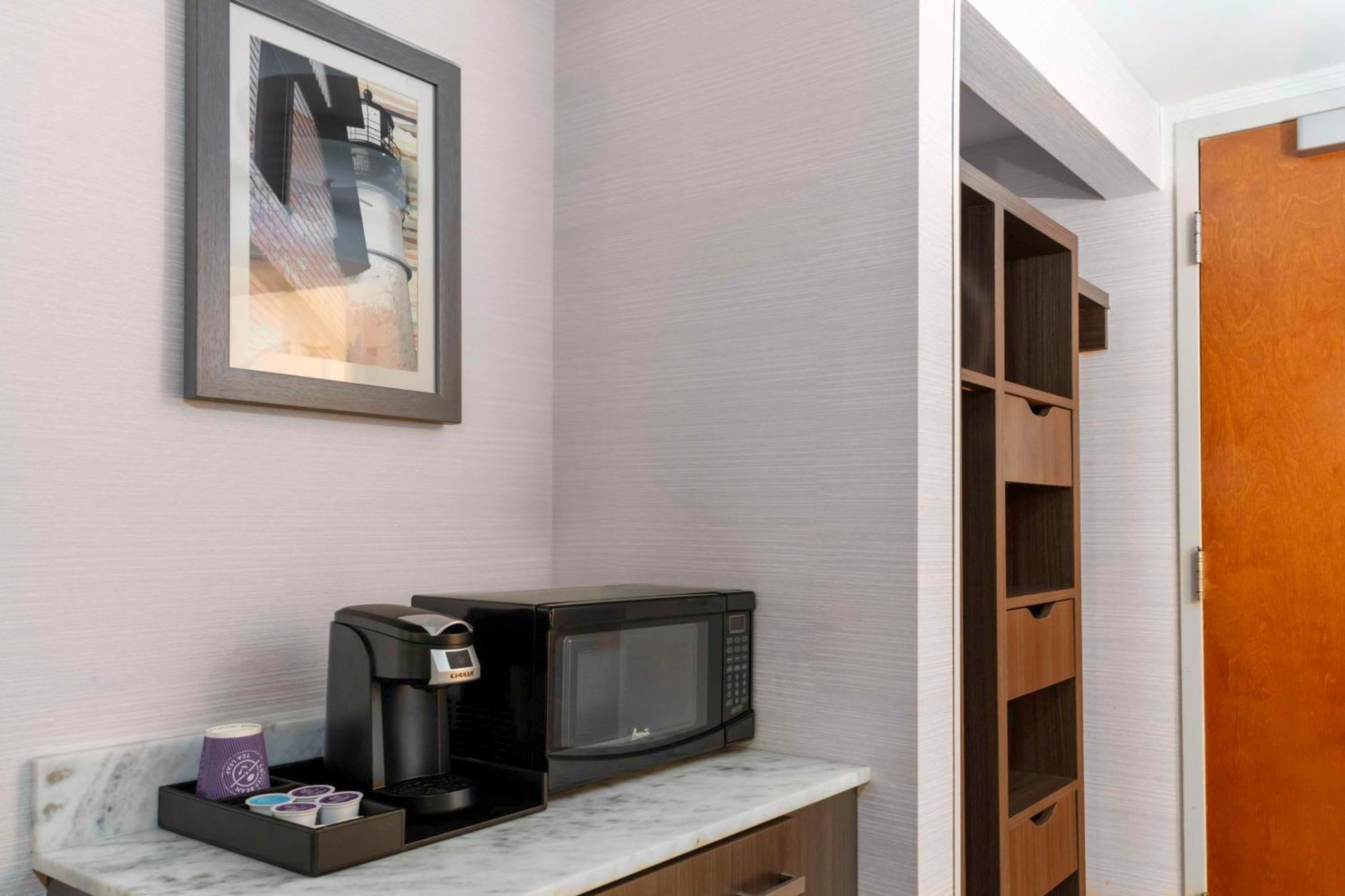 Hilton Garden Inn Freeport Downtown Esterno foto