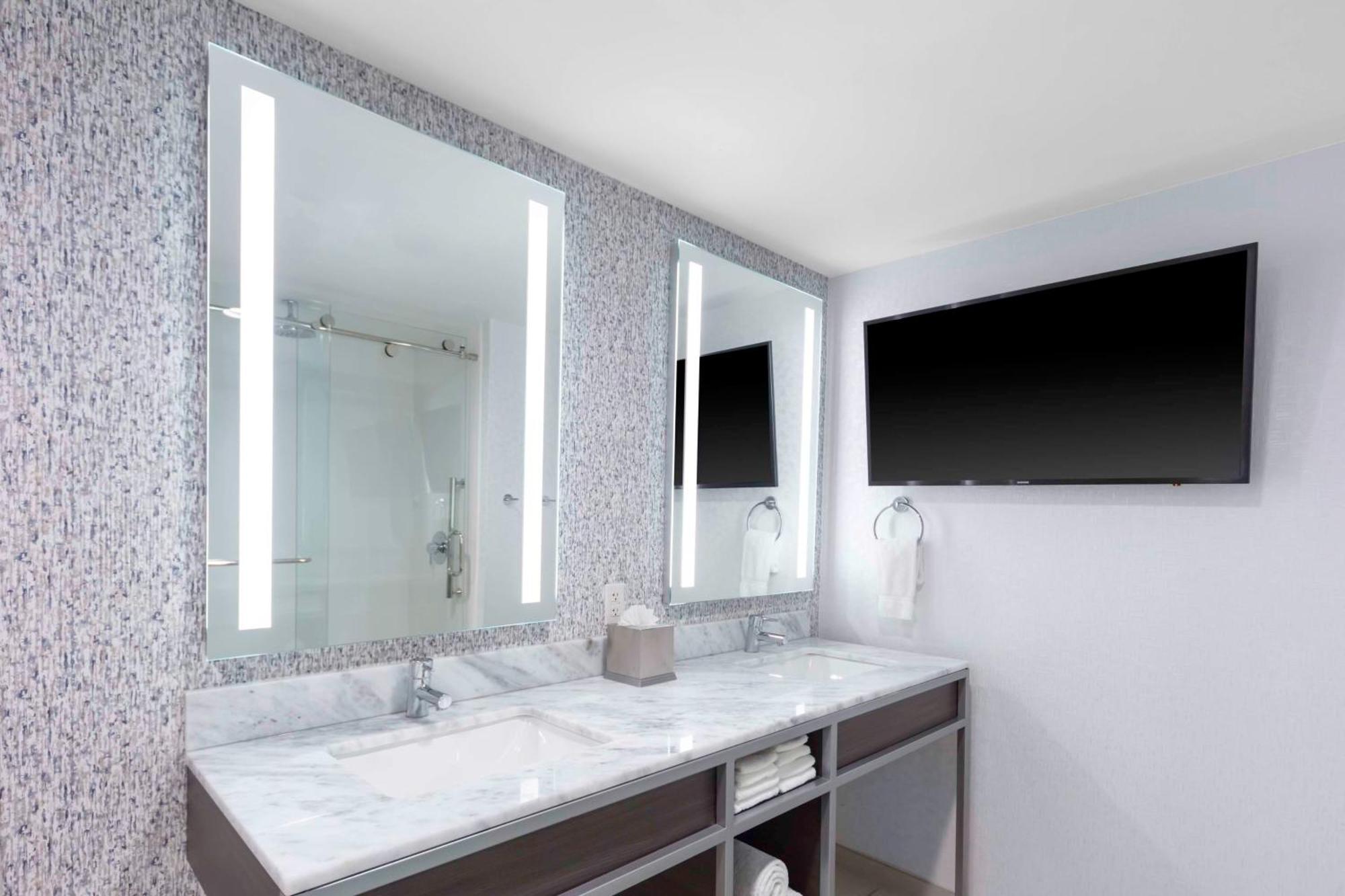 Hilton Garden Inn Freeport Downtown Esterno foto